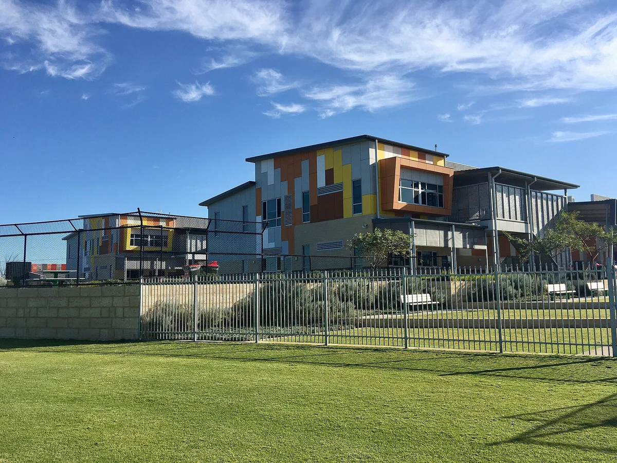 Only one in five WA secondary school girls feels safe all the time, the state's biggest child survey finds
